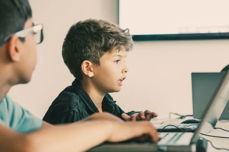 Jak rozbudzić w dziecku pasję do programowania?