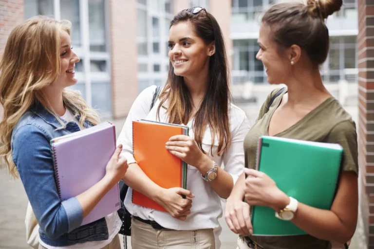 Rozwój emocjonalny przez naukę rozpoznawania i komunikowania swoich uczuć