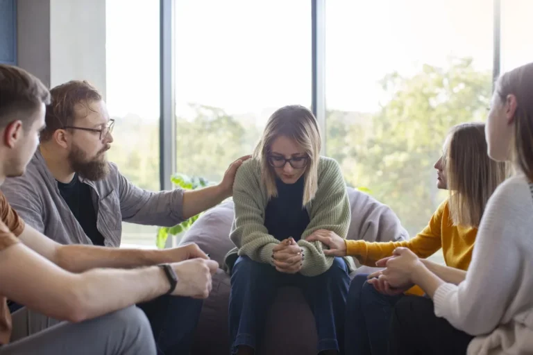 Lęk przed powrotem do szkoły: Jak objawia się fobia szkolna?