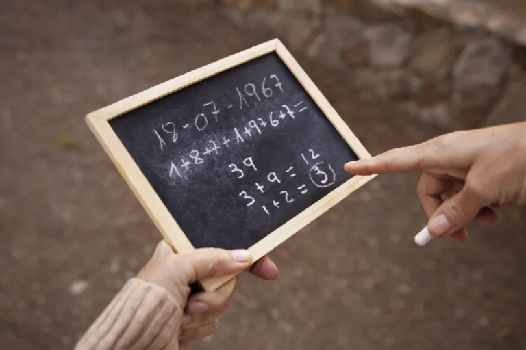 Arkusze maturalne CKE z matematyki – jak ćwiczyć przed maturą